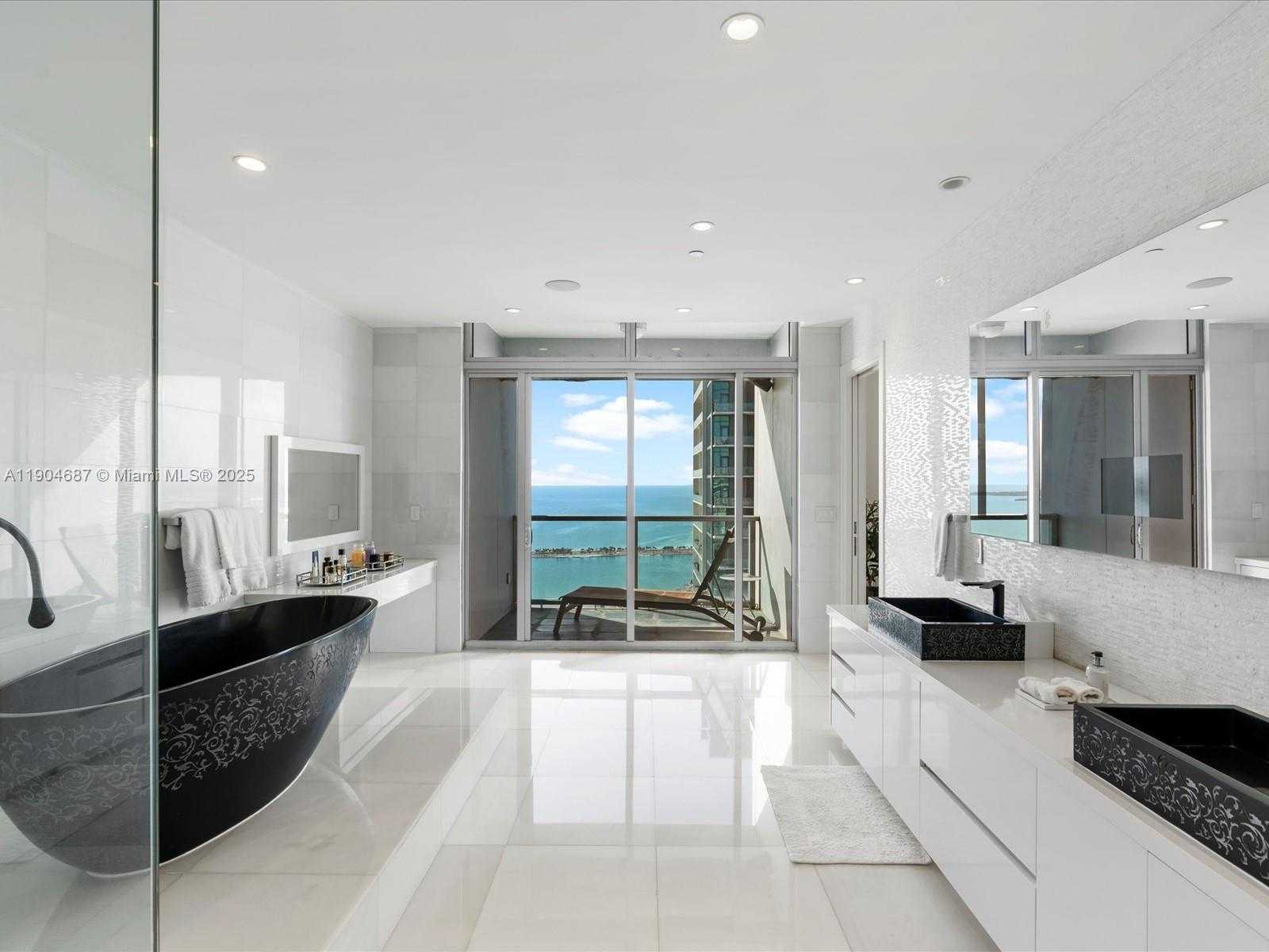 Small Image of 1425 BRICKELL AVE #52BC, Miami Number 32