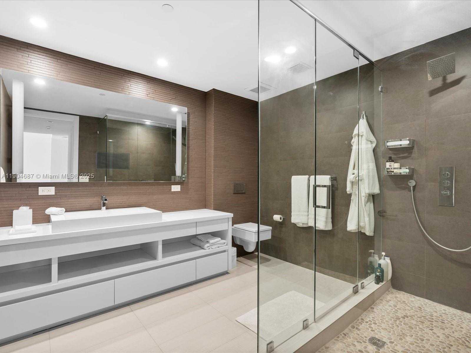 Small Image of 1425 BRICKELL AVE #52BC, Miami Number 46