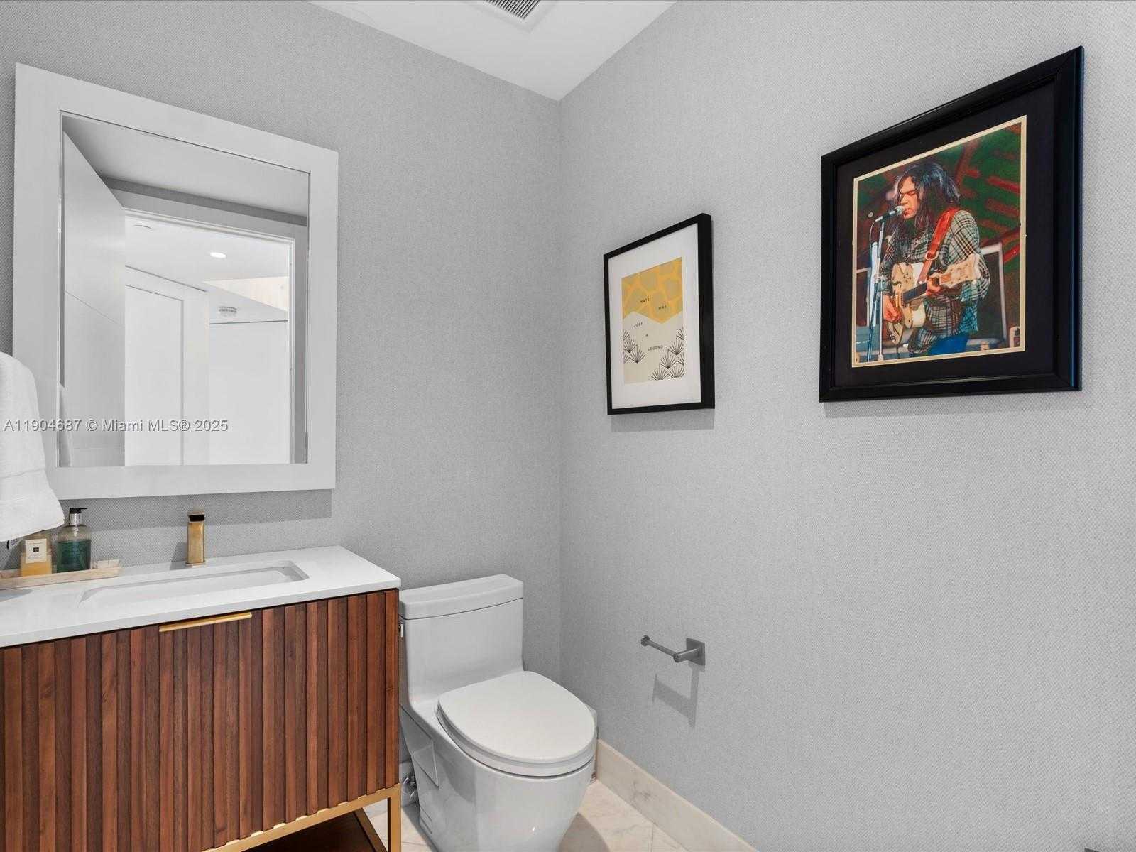 Small Image of 1425 BRICKELL AVE #52BC, Miami Number 47