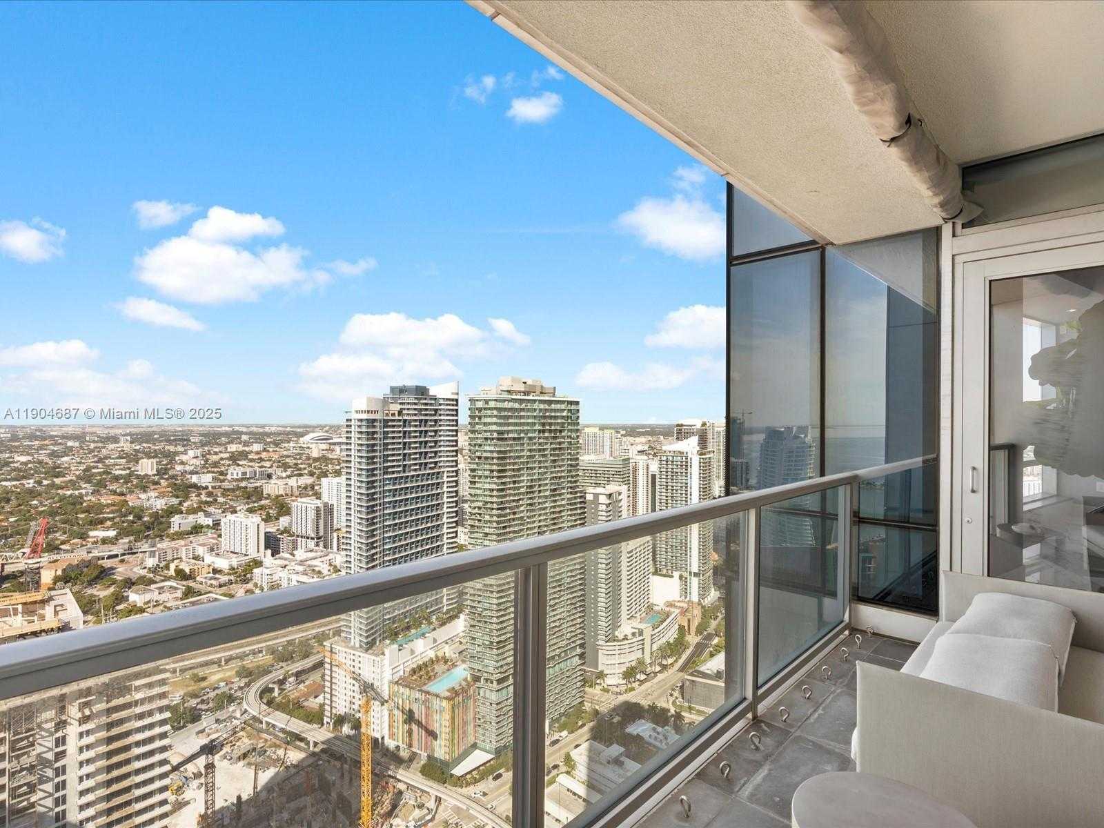 Small Image of 1425 BRICKELL AVE #52BC, Miami Number 52