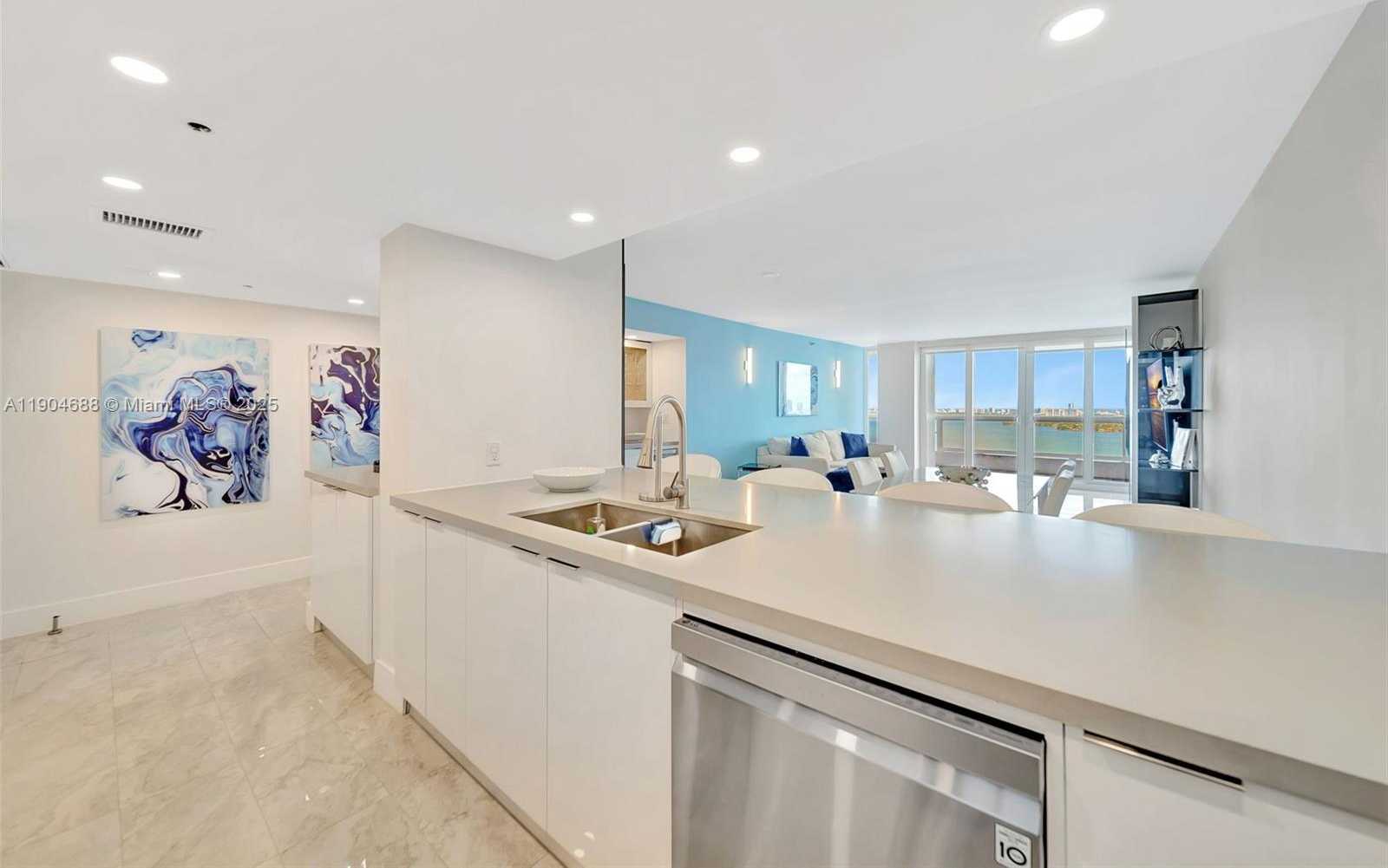 Small Image of 1717 N BAYSHORE DR #A-3533, Miami Number 10