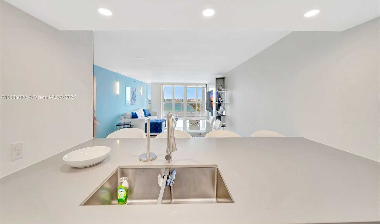 Small Image of 1717 N BAYSHORE DR #A-3533, Miami Number 12