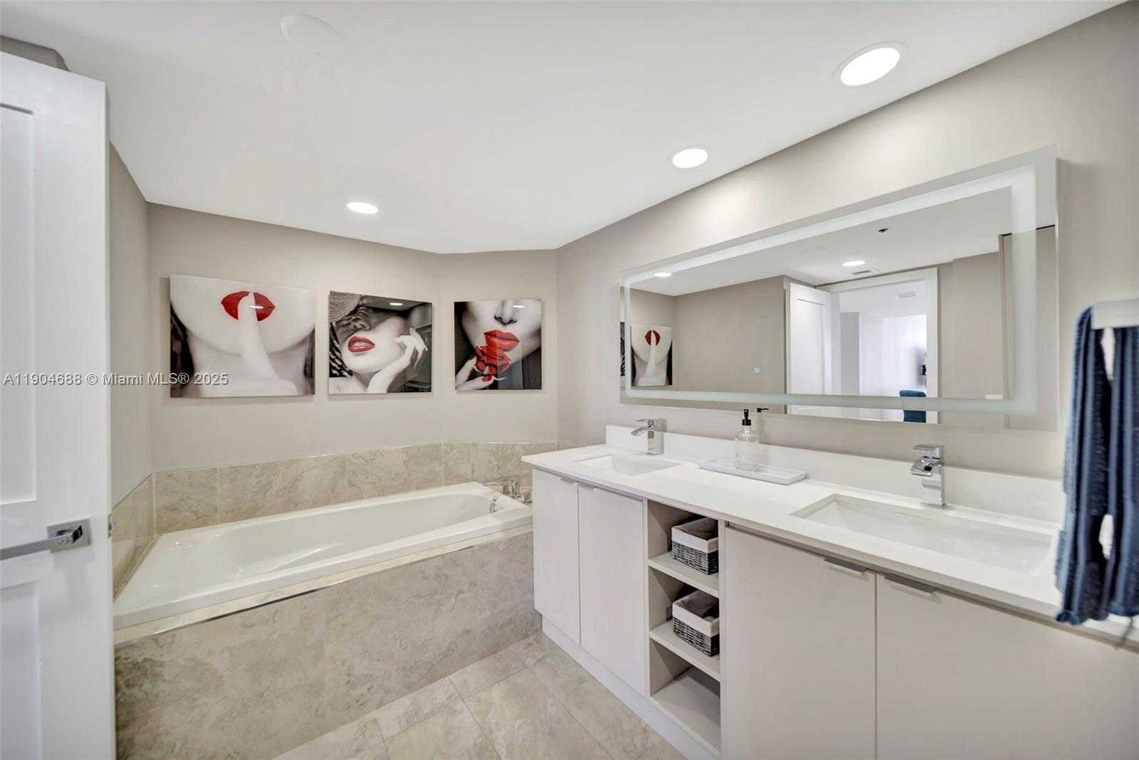 Small Image of 1717 N BAYSHORE DR #A-3533, Miami Number 31