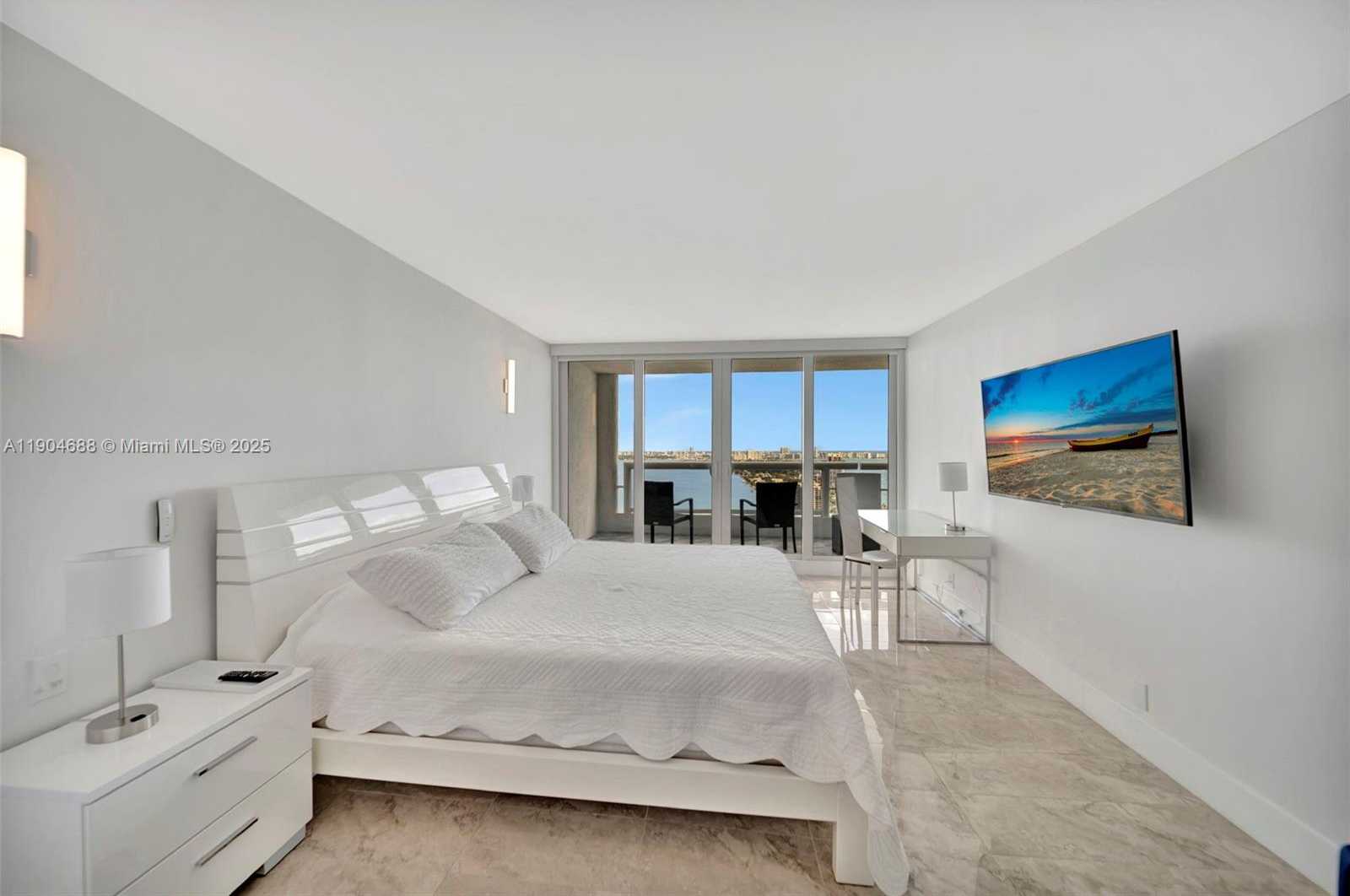 Small Image of 1717 N BAYSHORE DR #A-3533, Miami Number 36