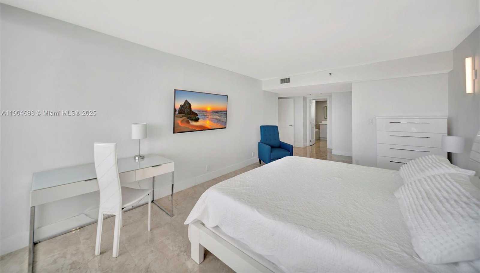 Small Image of 1717 N BAYSHORE DR #A-3533, Miami Number 38