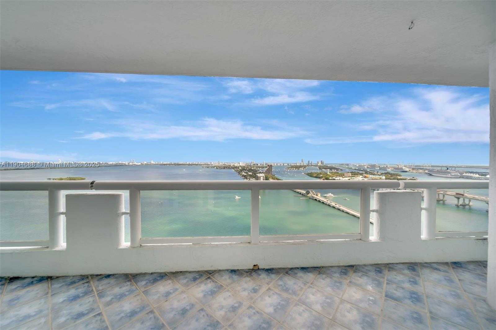 Small Image of 1717 N BAYSHORE DR #A-3533, Miami Number 39