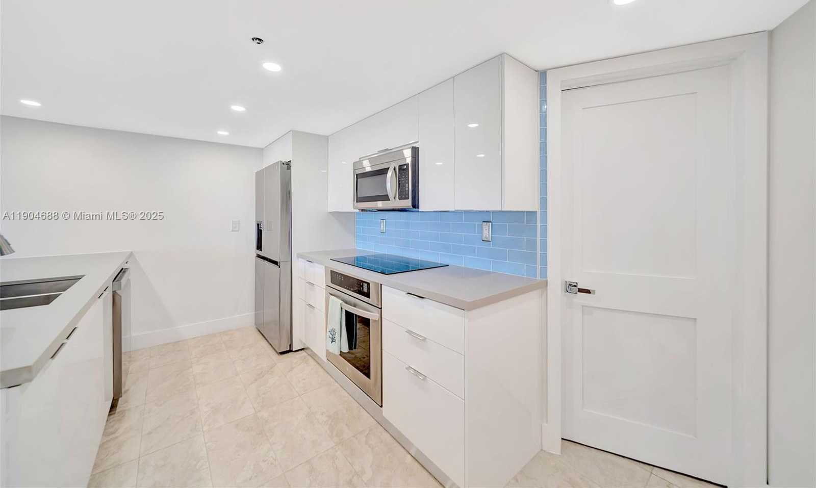 Small Image of 1717 N BAYSHORE DR #A-3533, Miami Number 7