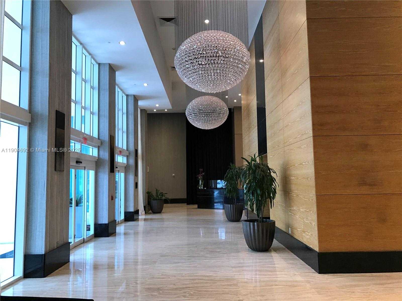 Small Image of 950 BRICKELL BAY DR #3405, Miami Number 18