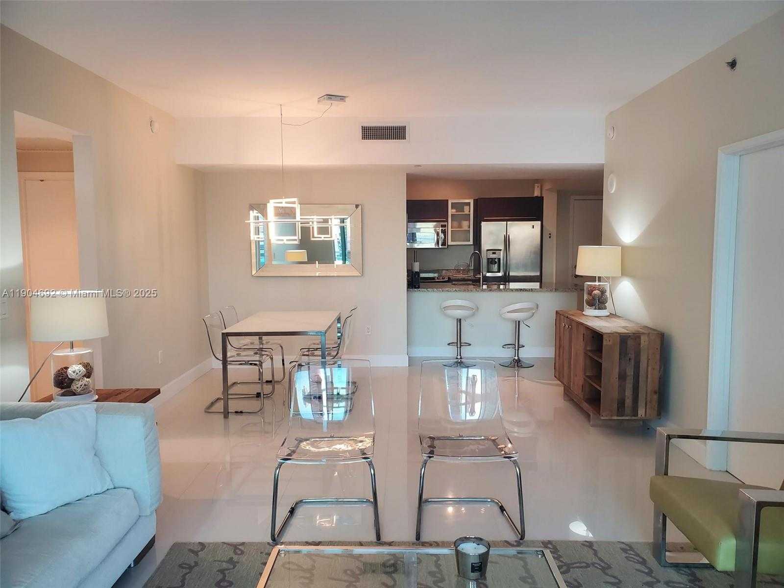 Small Image of 950 BRICKELL BAY DR #3405, Miami Number 6