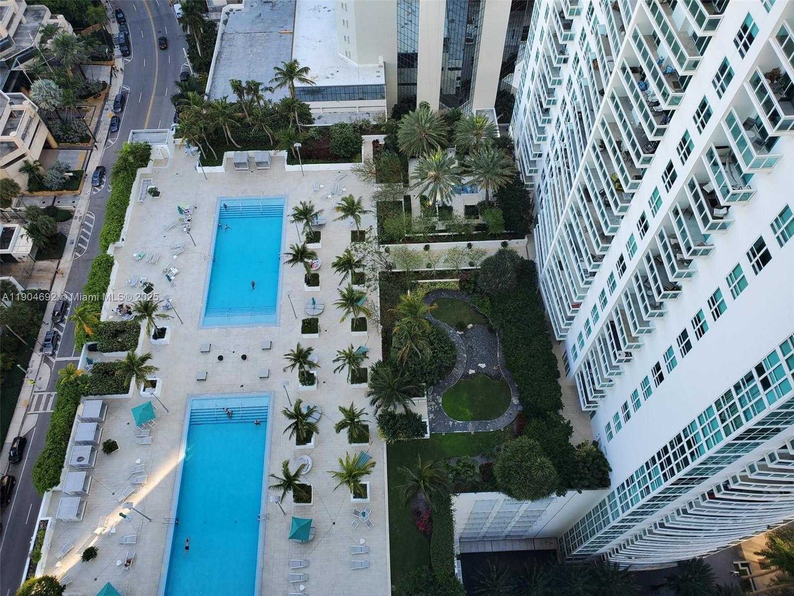 Small Image of 950 BRICKELL BAY DR #3405, Miami Number 9