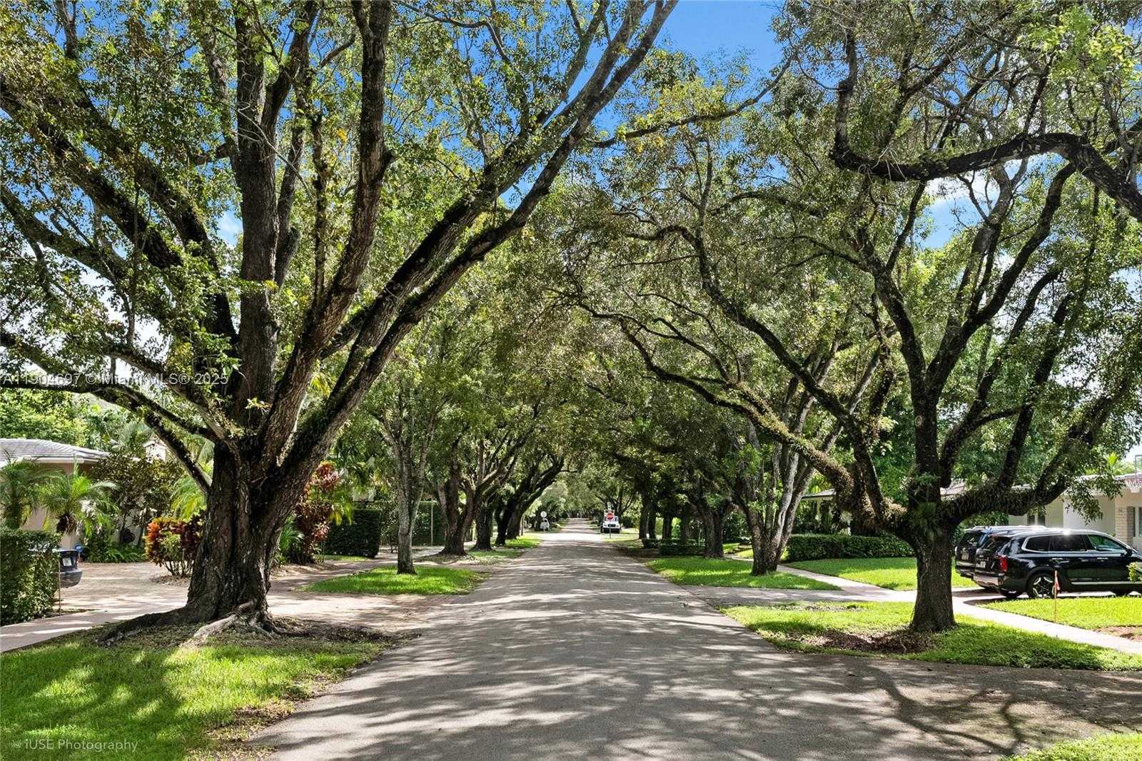 Small Image of 1545 SIENA AVE, Coral Gables Number 2