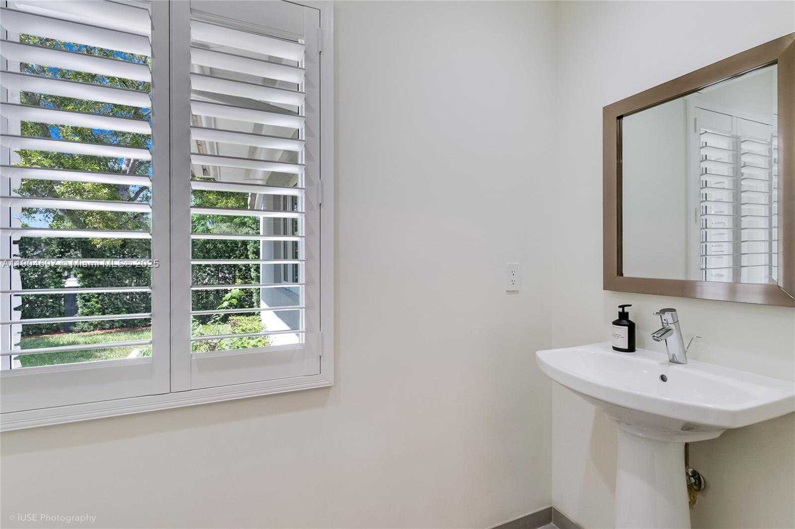 Small Image of 1545 SIENA AVE, Coral Gables Number 20