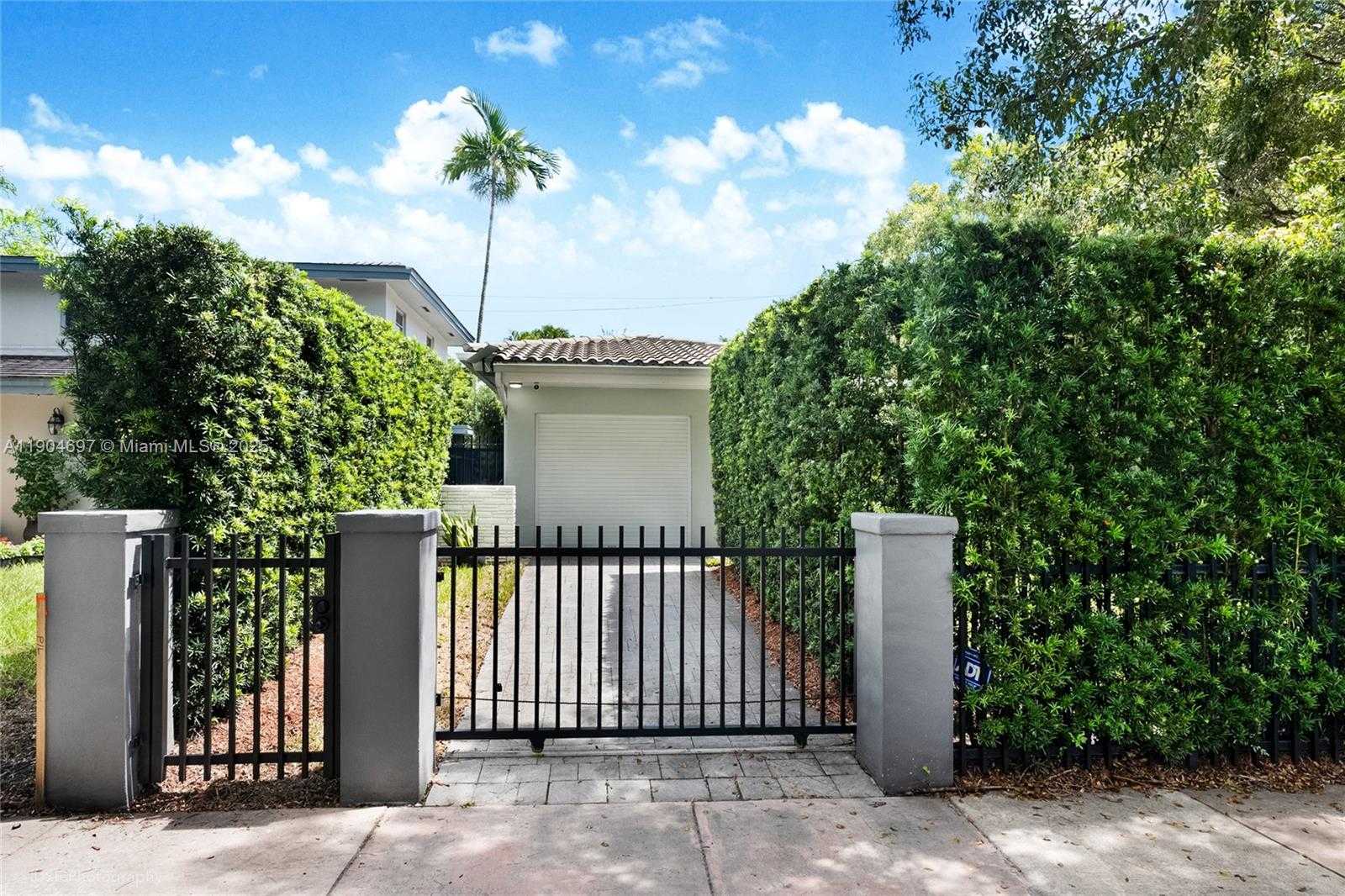 Small Image of 1545 SIENA AVE, Coral Gables Number 6