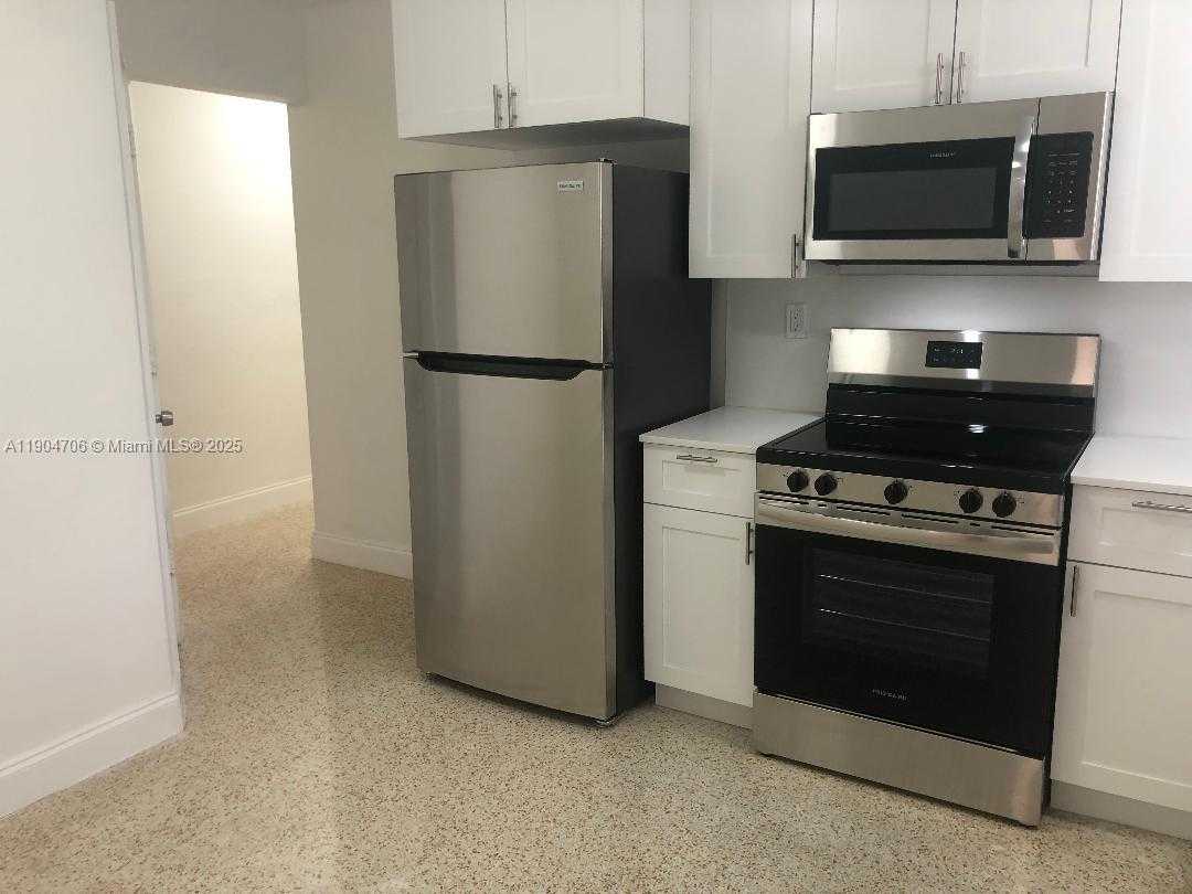 Small Image of 2650 SOUTH WEST 96TH AVE, Miami Number 10