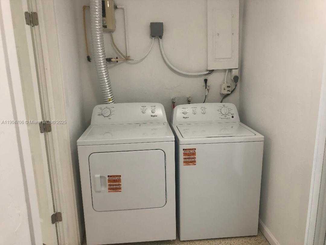 Small Image of 2650 SOUTH WEST 96TH AVE, Miami Number 13