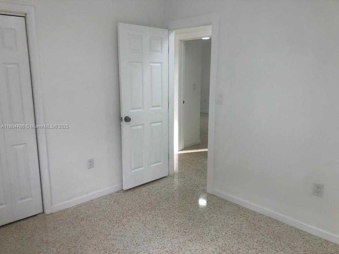 Small Image of 2650 SOUTH WEST 96TH AVE, Miami Number 17