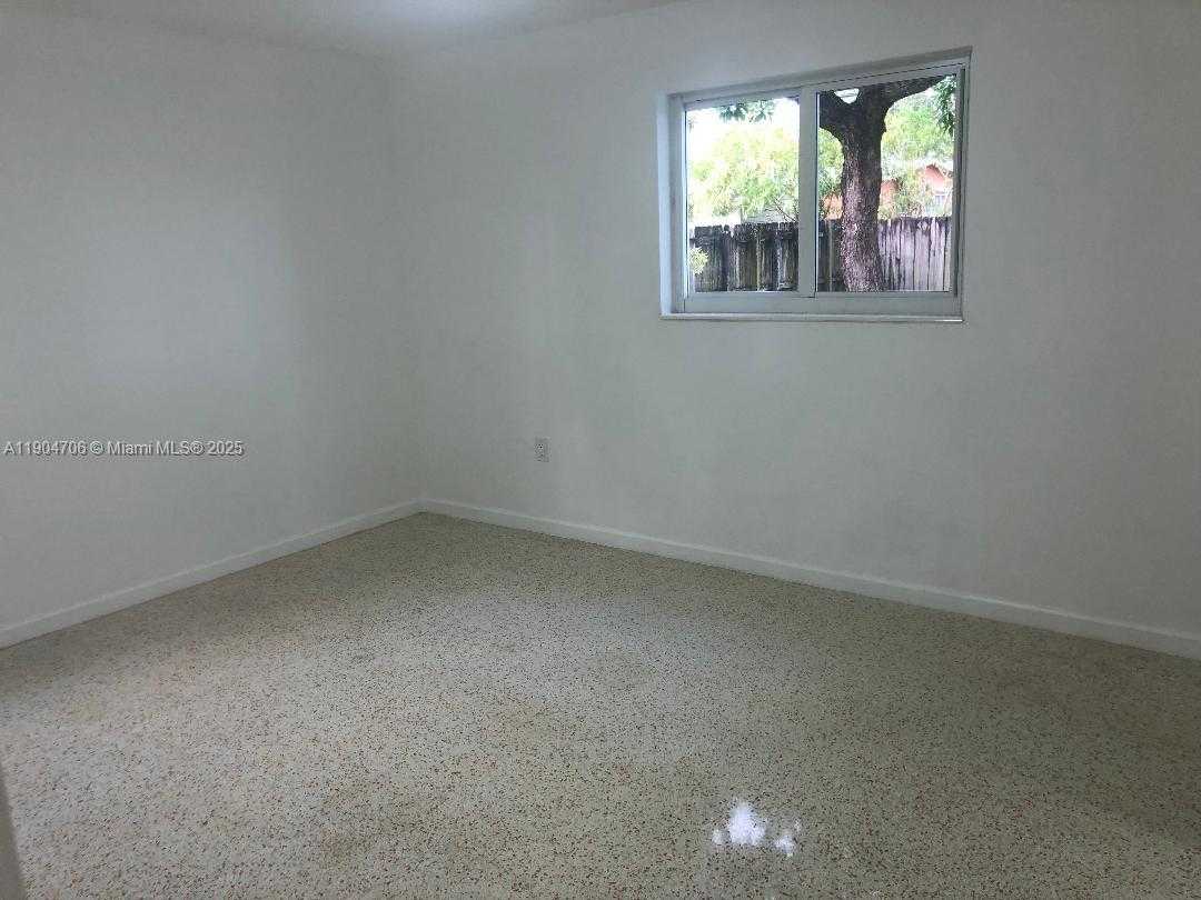 Small Image of 2650 SOUTH WEST 96TH AVE, Miami Number 20