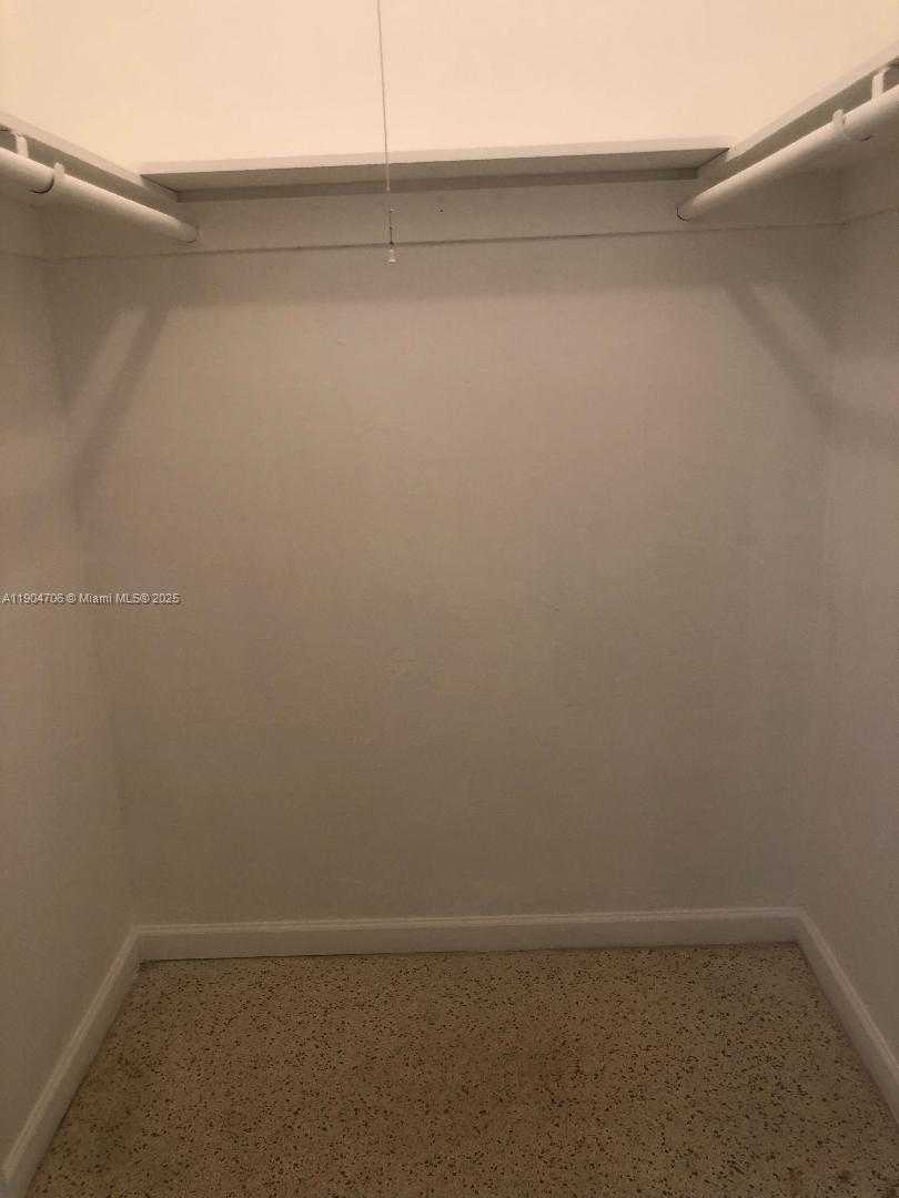 Small Image of 2650 SOUTH WEST 96TH AVE, Miami Number 23