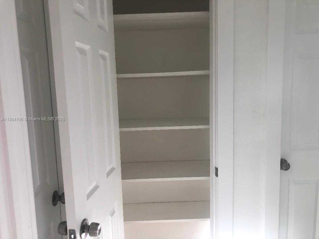 Small Image of 2650 SOUTH WEST 96TH AVE, Miami Number 24