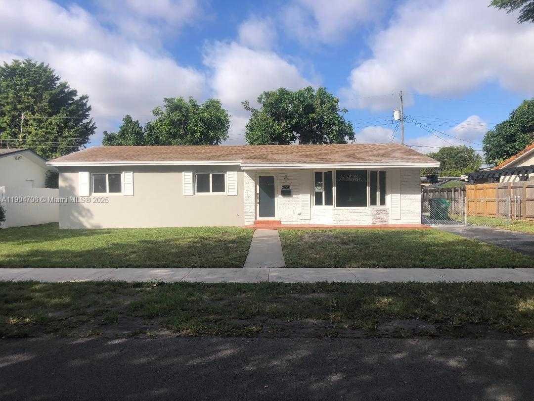 Small Image of 2650 SOUTH WEST 96TH AVE, Miami Number 4