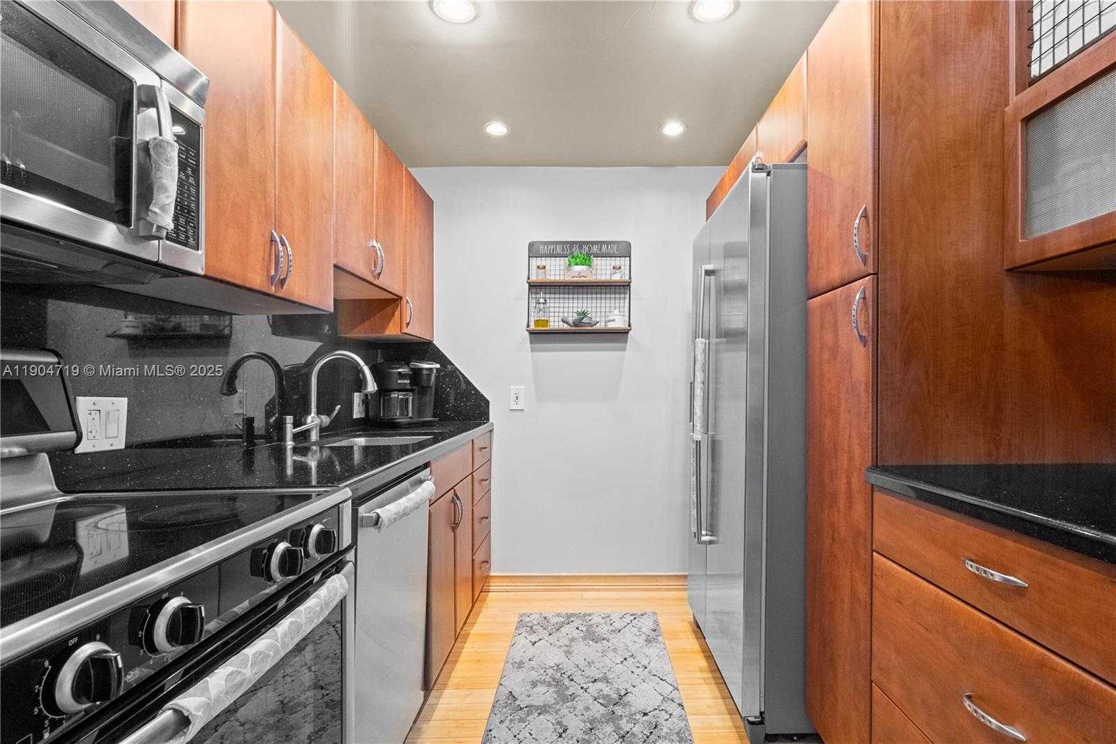 Small Image of 3675 NORTH COUNTRY CLUB DR #2404, Aventura Number 18