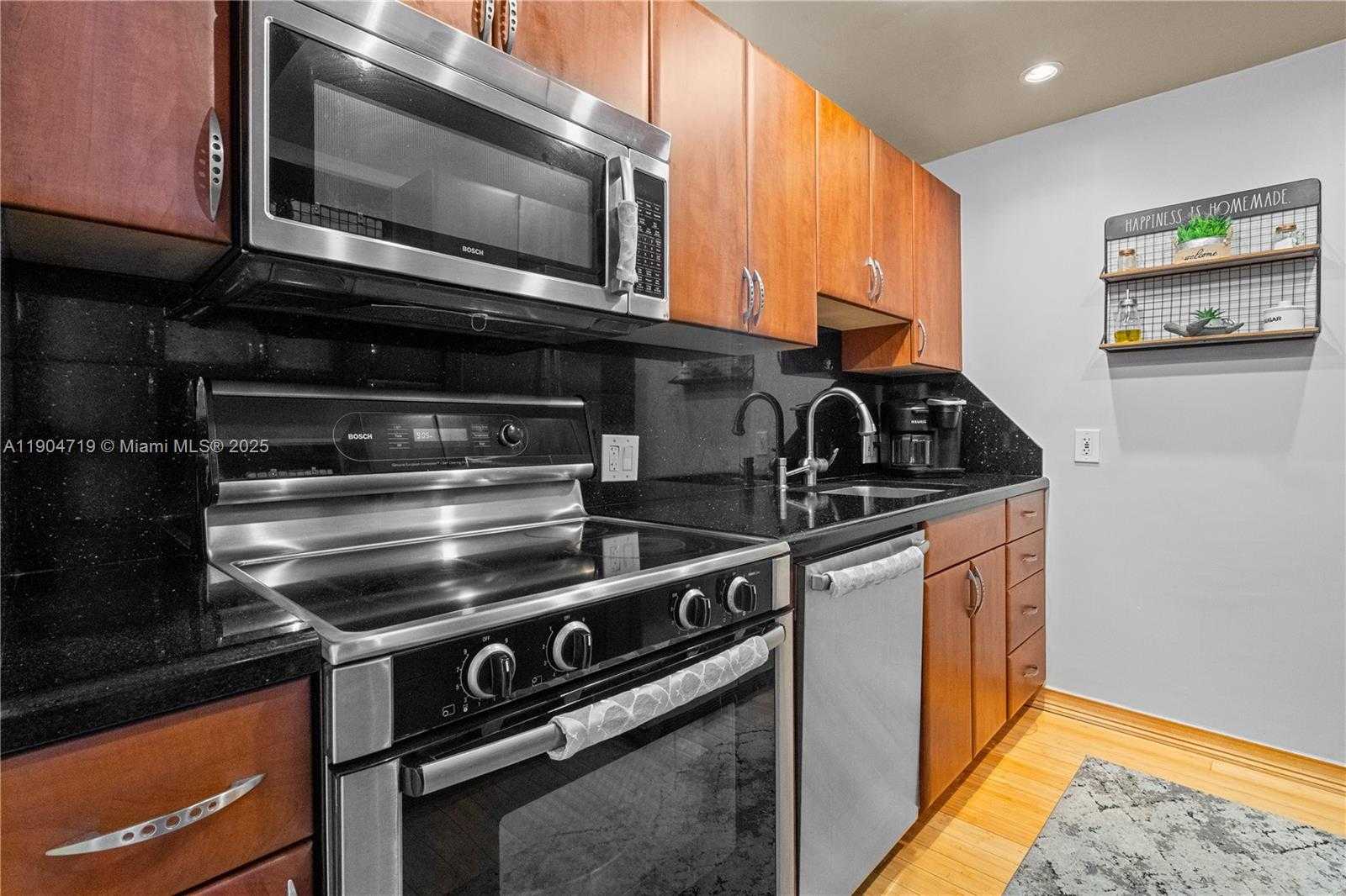 Small Image of 3675 NORTH COUNTRY CLUB DR #2404, Aventura Number 20