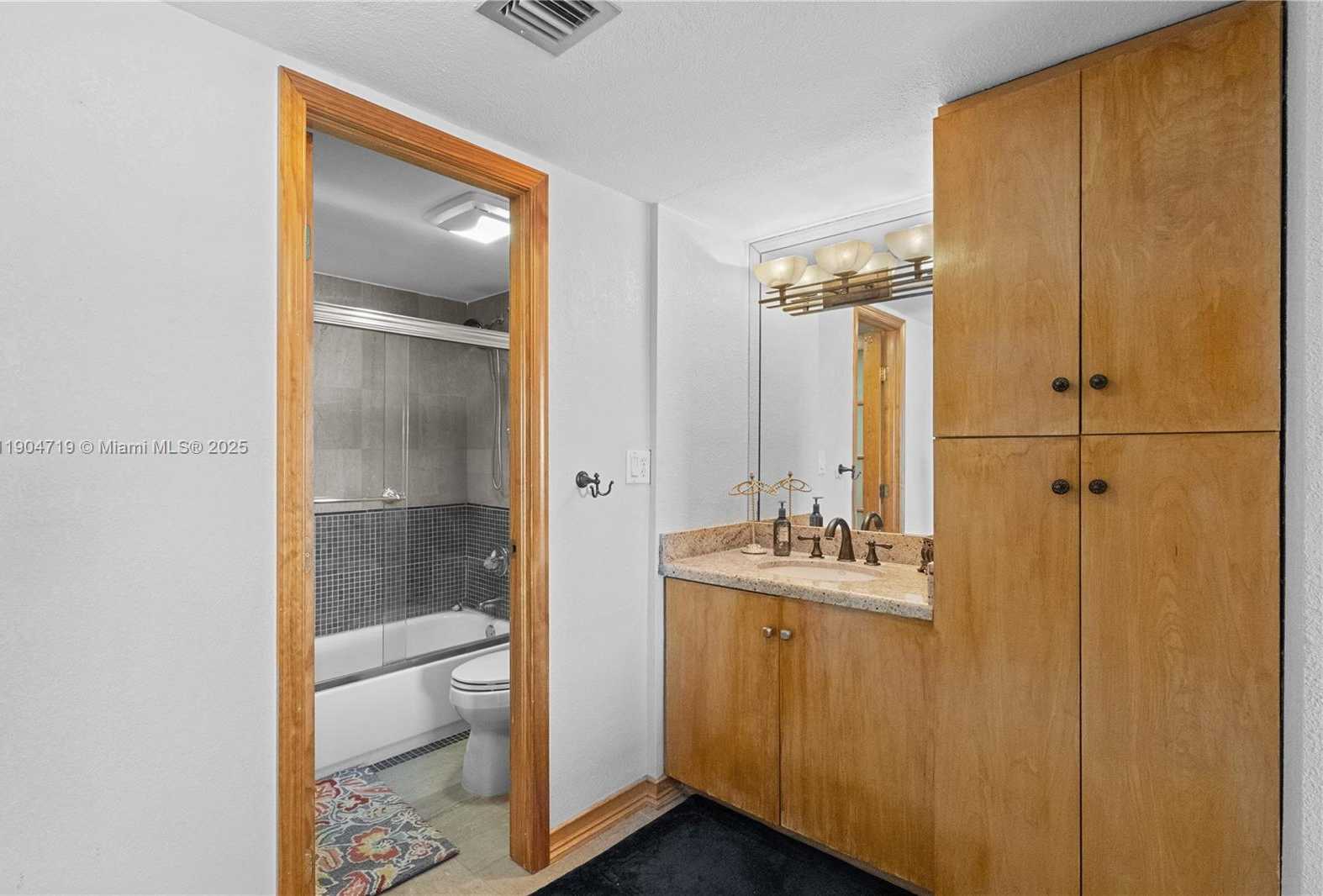 Small Image of 3675 NORTH COUNTRY CLUB DR #2404, Aventura Number 26