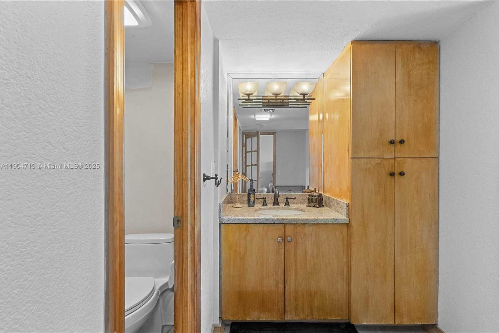 Small Image of 3675 NORTH COUNTRY CLUB DR #2404, Aventura Number 27