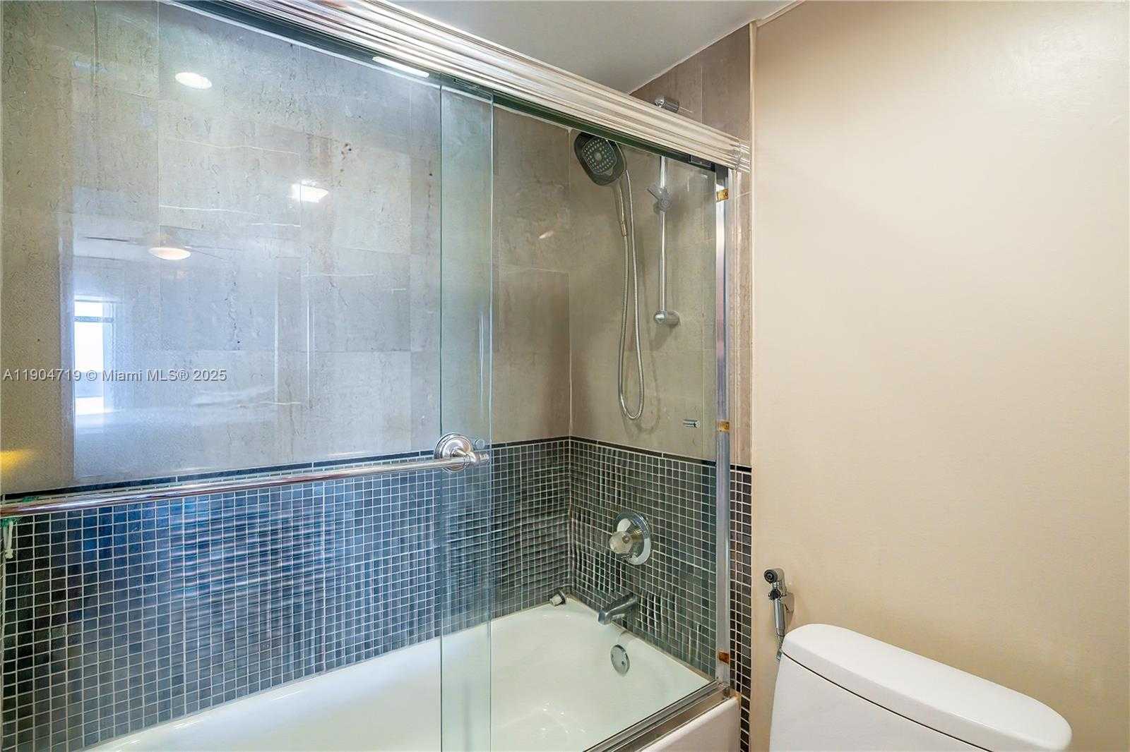 Small Image of 3675 NORTH COUNTRY CLUB DR #2404, Aventura Number 28