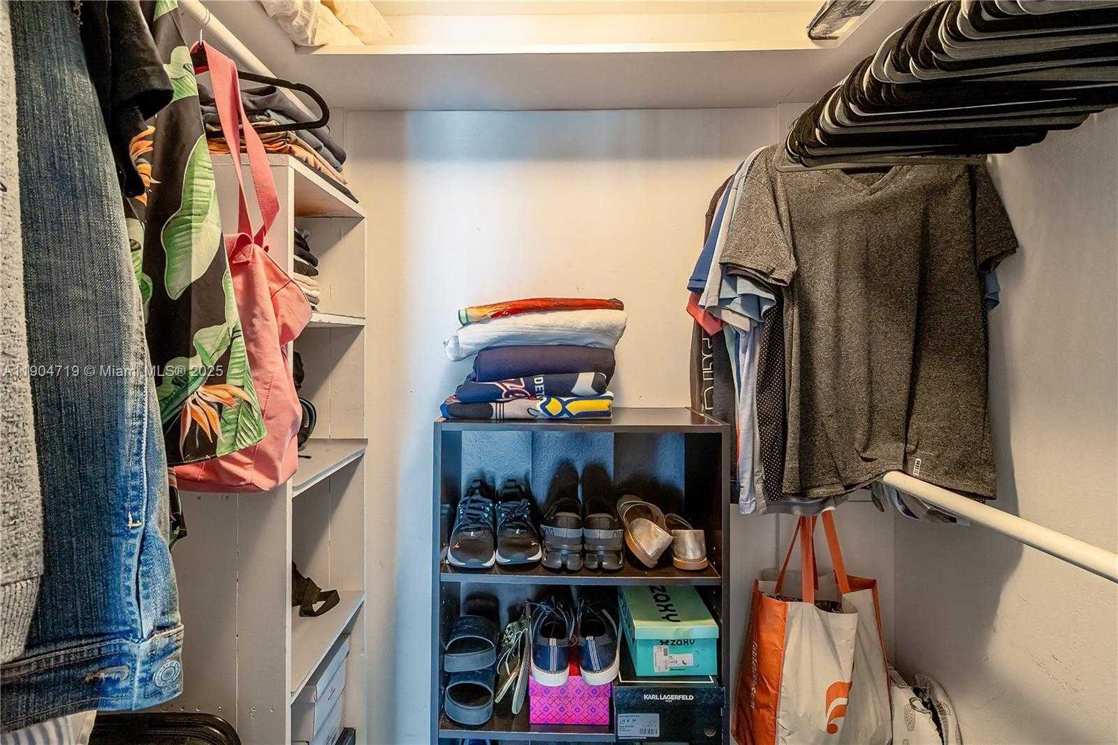 Small Image of 3675 NORTH COUNTRY CLUB DR #2404, Aventura Number 29