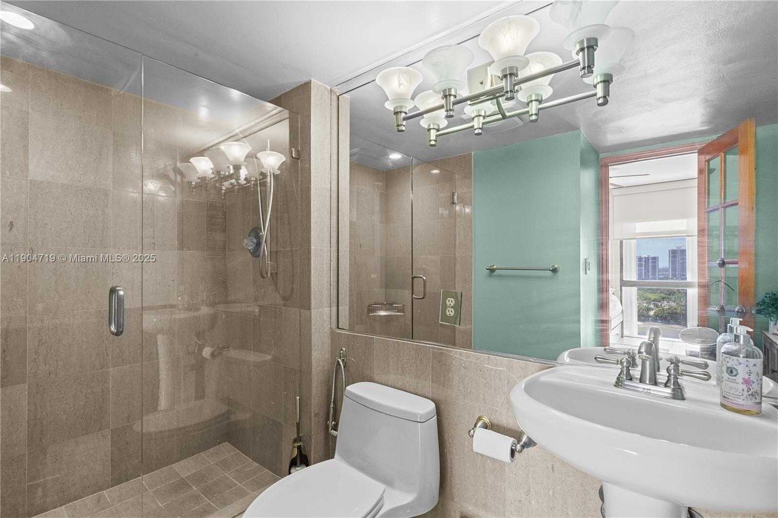 Small Image of 3675 NORTH COUNTRY CLUB DR #2404, Aventura Number 34