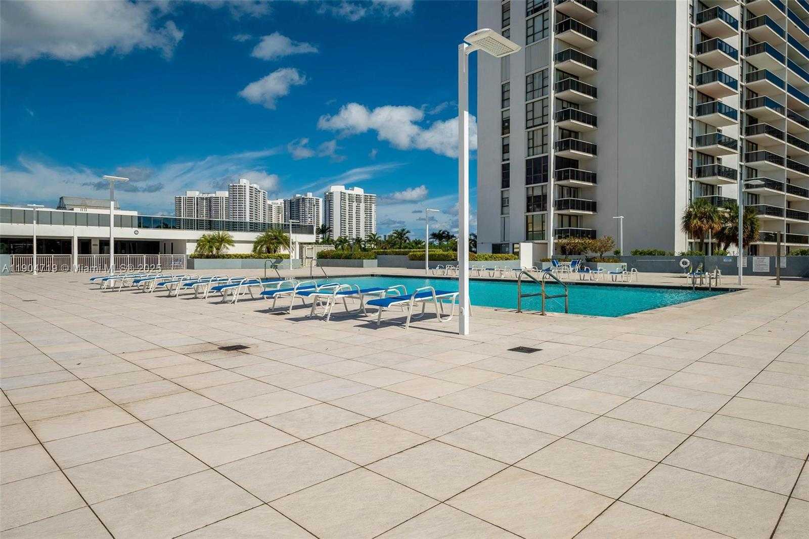 Small Image of 3675 NORTH COUNTRY CLUB DR #2404, Aventura Number 43