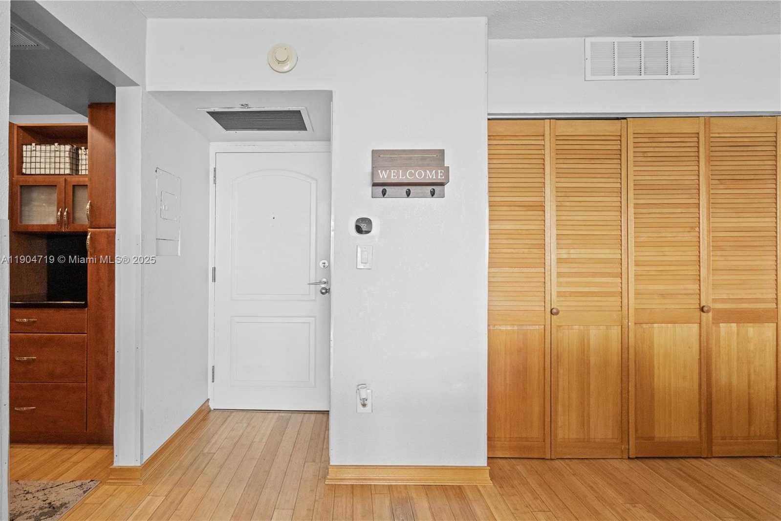 Small Image of 3675 NORTH COUNTRY CLUB DR #2404, Aventura Number 8