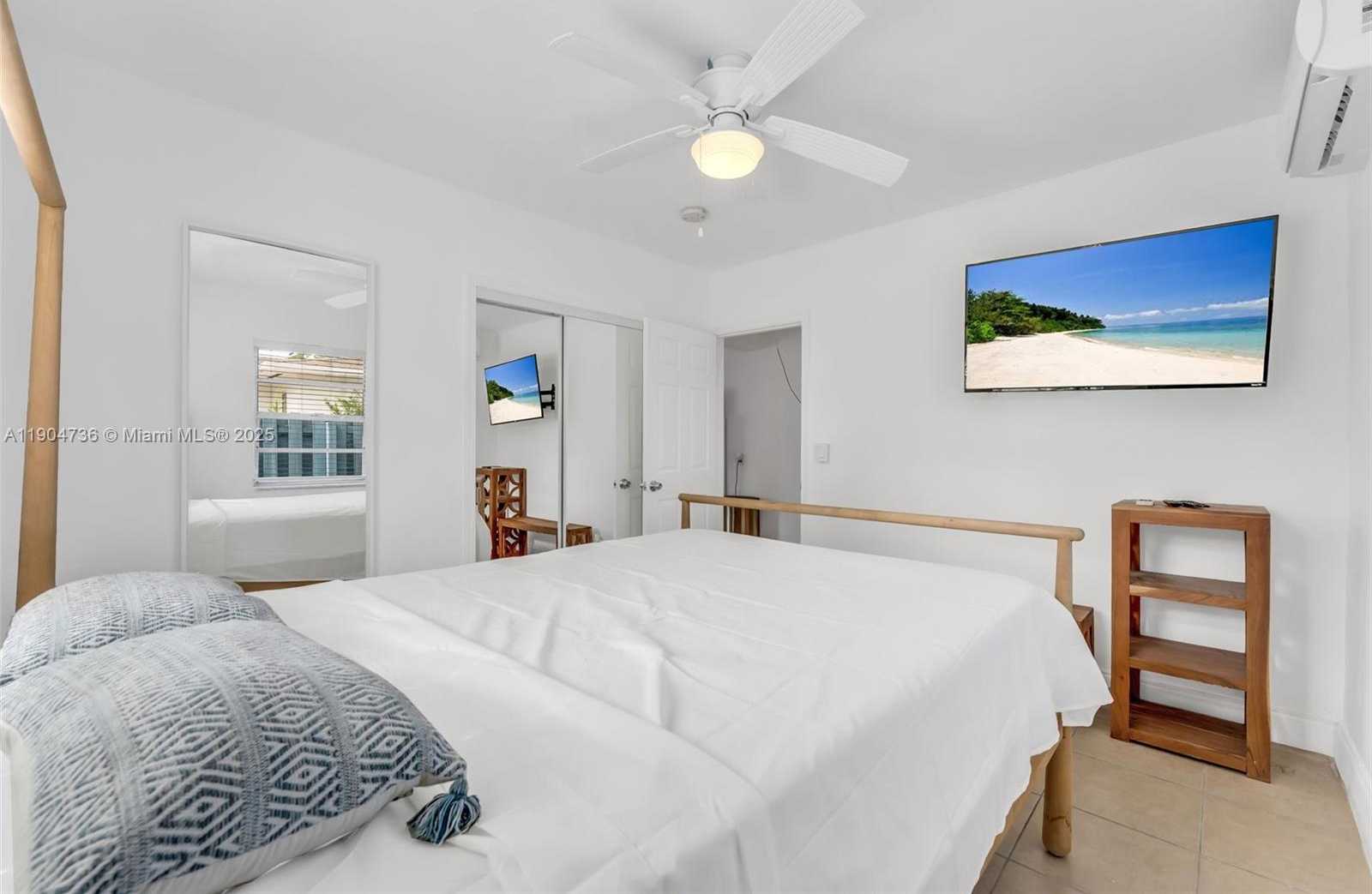 Small Image of 1639 HAYES ST #1, Hollywood Number 2