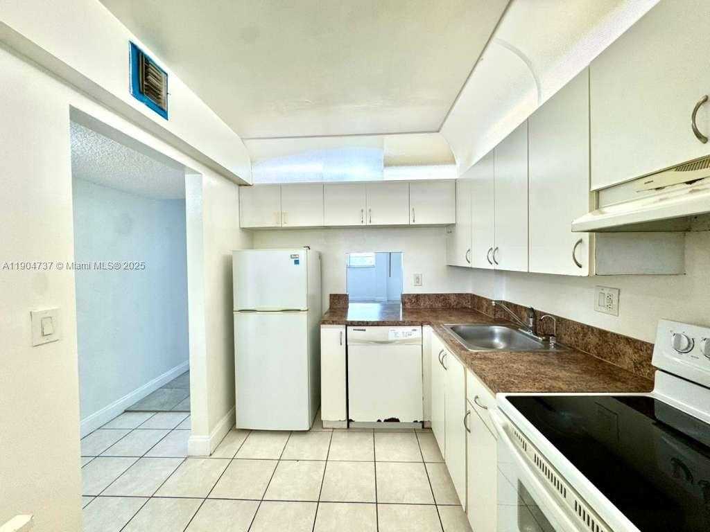 Small Image of 2903 NORTH MIAMI BEACH BLVD #203, North Miami Beach Number 5