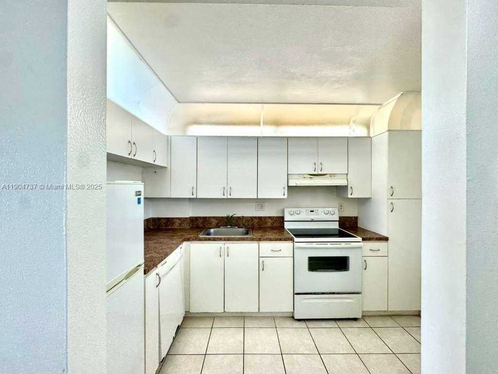 Small Image of 2903 NORTH MIAMI BEACH BLVD #203, North Miami Beach Number 8