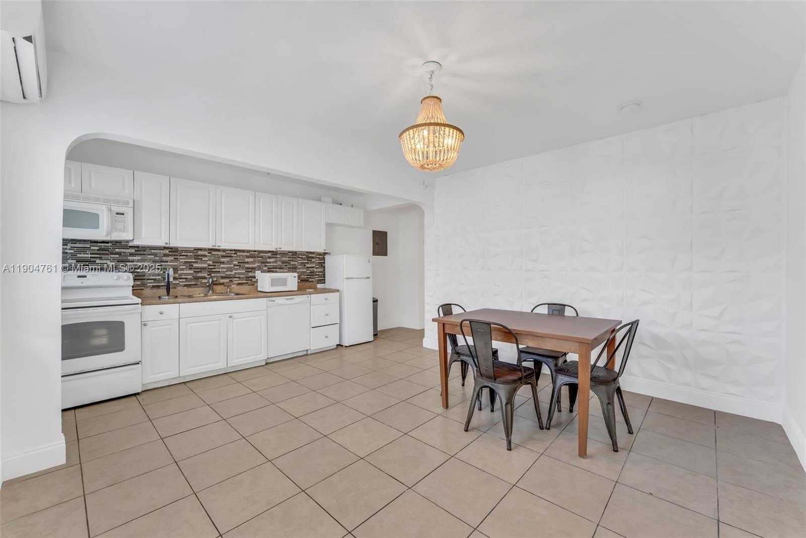 Small Image of 1639 HAYES ST #2, Hollywood Number 2