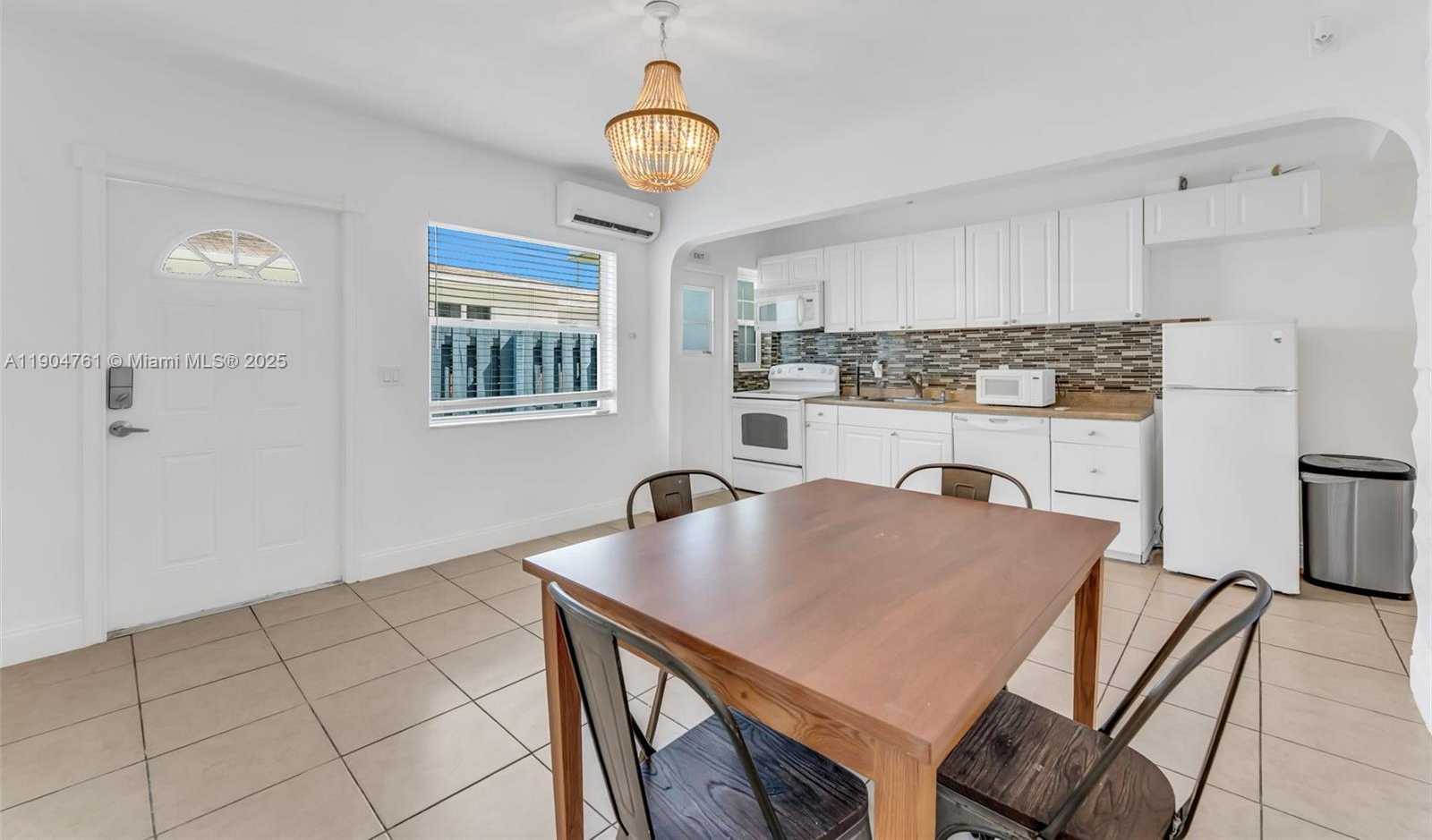 Small Image of 1639 HAYES ST #2, Hollywood Number 3