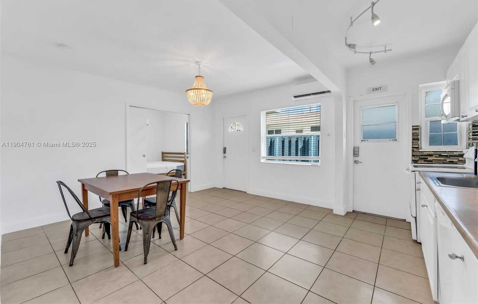 Small Image of 1639 HAYES ST #2, Hollywood Number 4