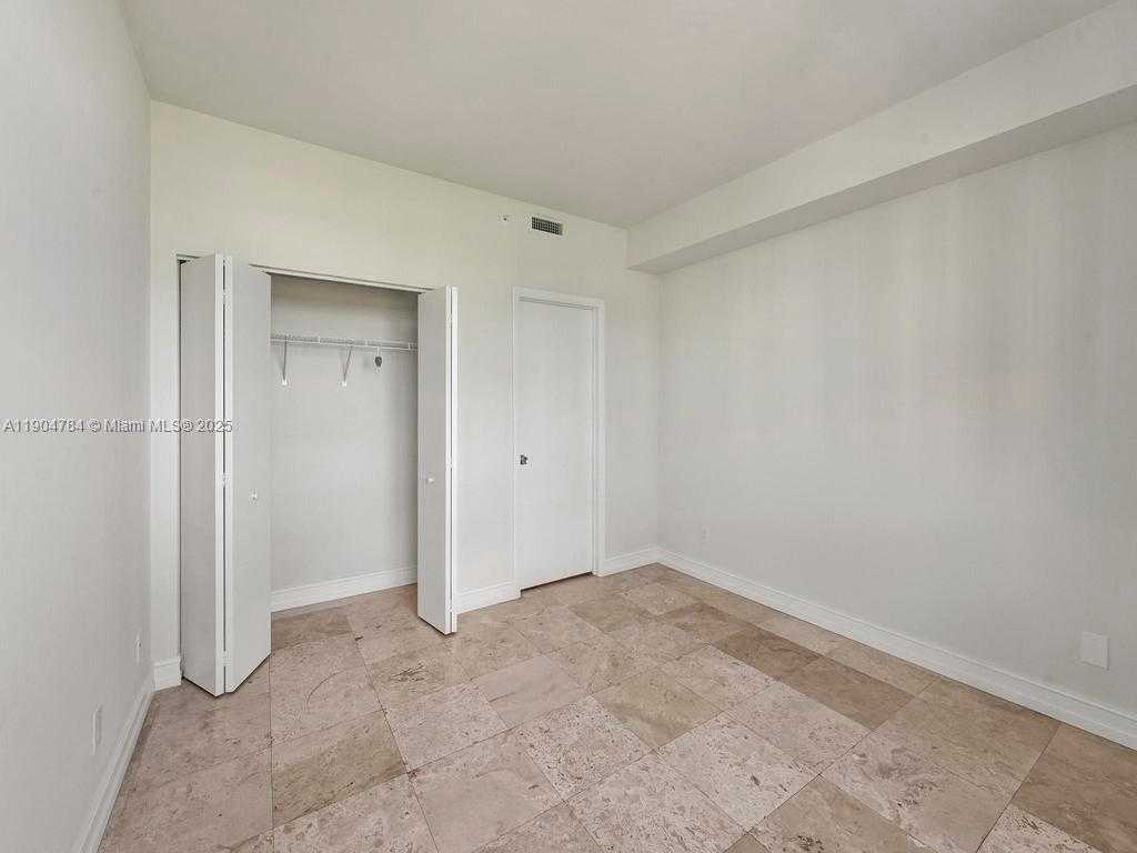 Small Image of 2475 BRICKELL AVE #2006, Miami Number 12