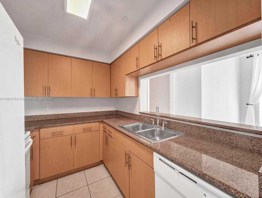 Small Image of 2475 BRICKELL AVE #2006, Miami Number 13