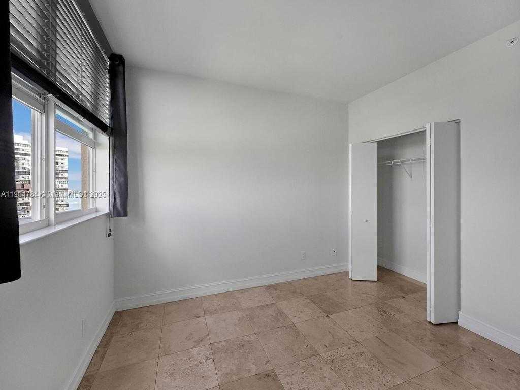 Small Image of 2475 BRICKELL AVE #2006, Miami Number 18