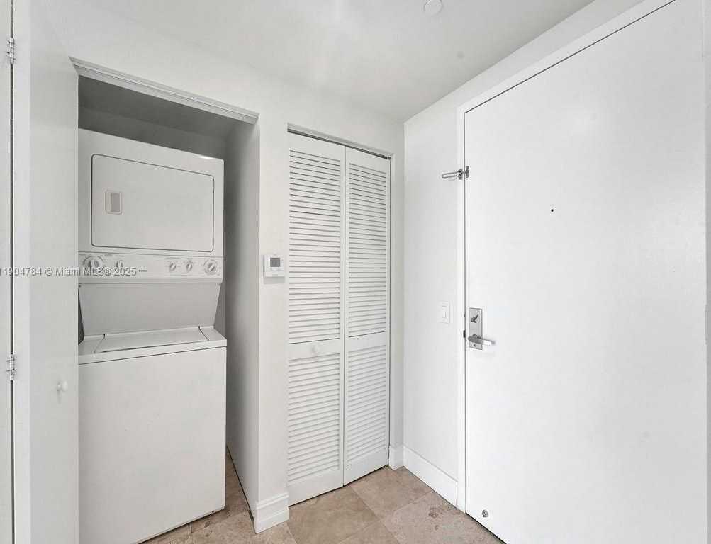 Small Image of 2475 BRICKELL AVE #2006, Miami Number 19