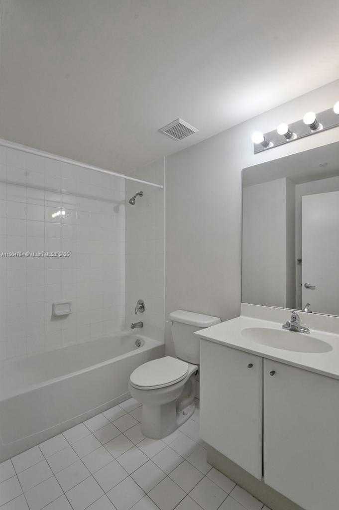 Small Image of 2475 BRICKELL AVE #2006, Miami Number 20