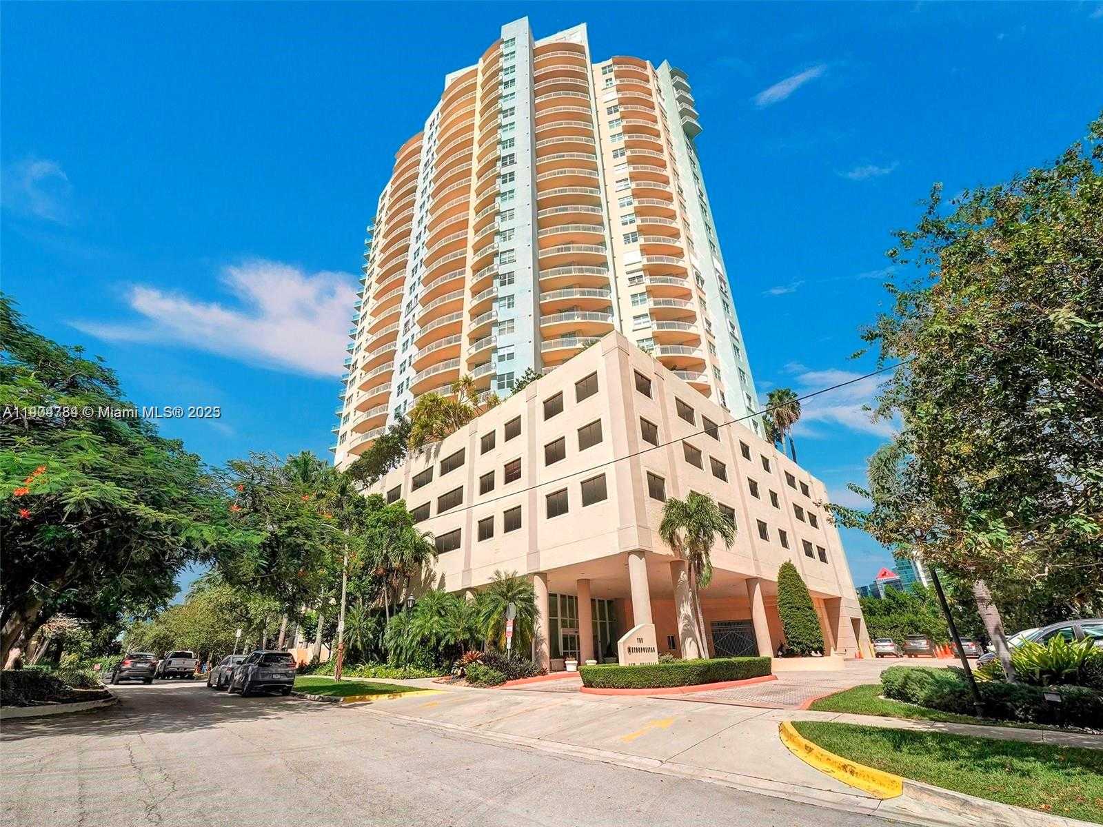 Small Image of 2475 BRICKELL AVE #2006, Miami Number 21