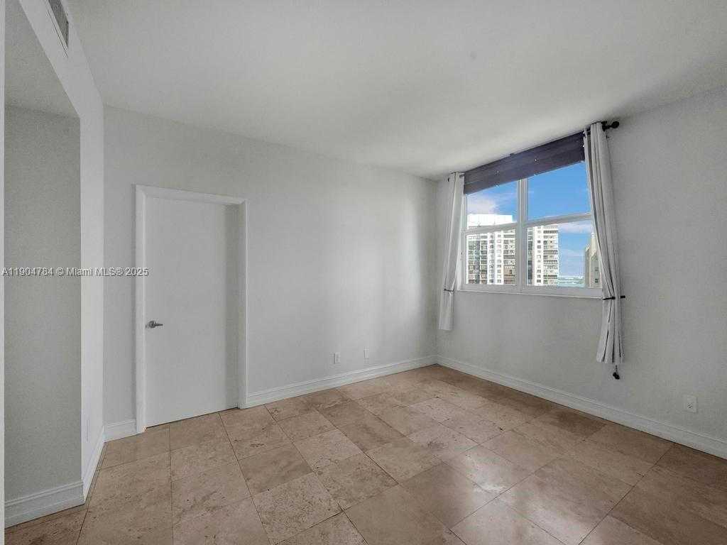 Small Image of 2475 BRICKELL AVE #2006, Miami Number 24