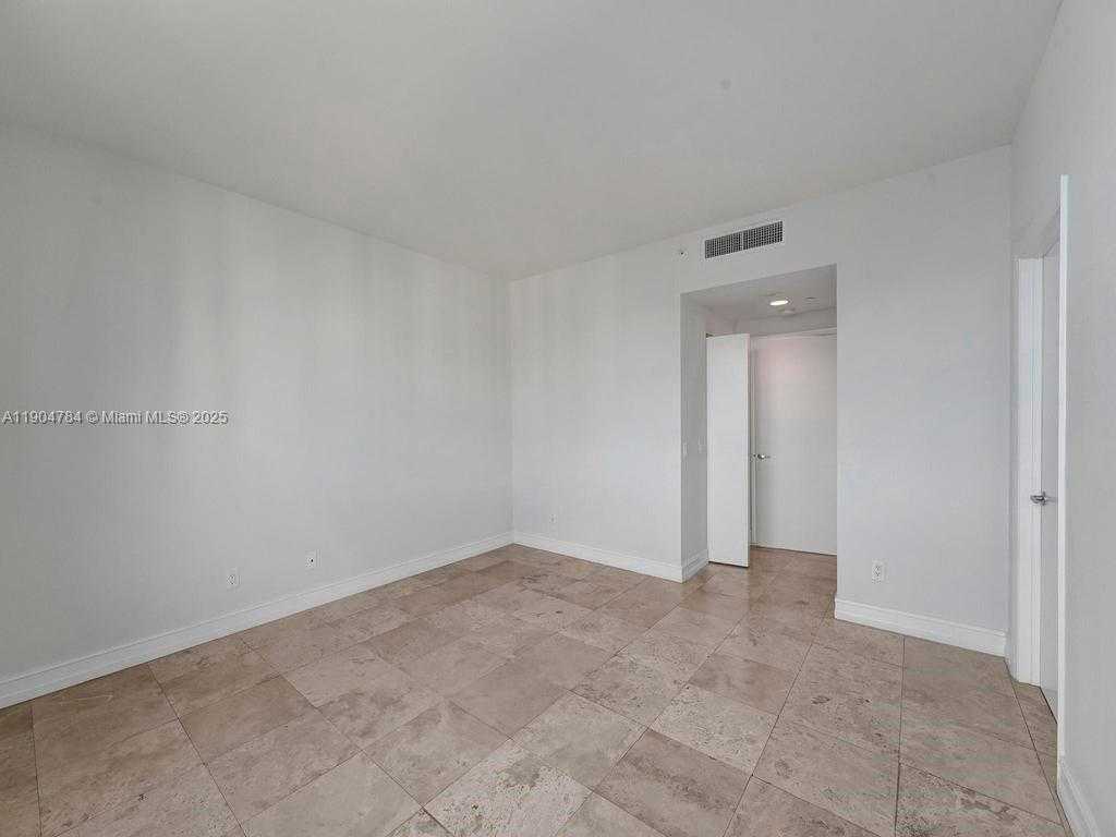 Small Image of 2475 BRICKELL AVE #2006, Miami Number 34
