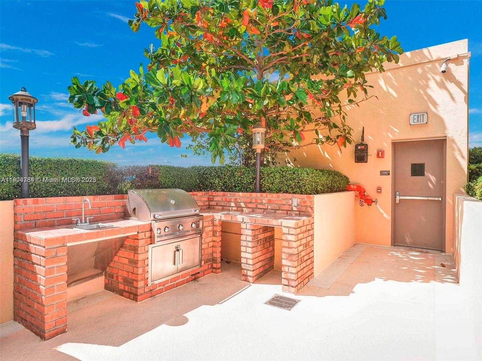 Small Image of 2475 BRICKELL AVE #2006, Miami Number 45