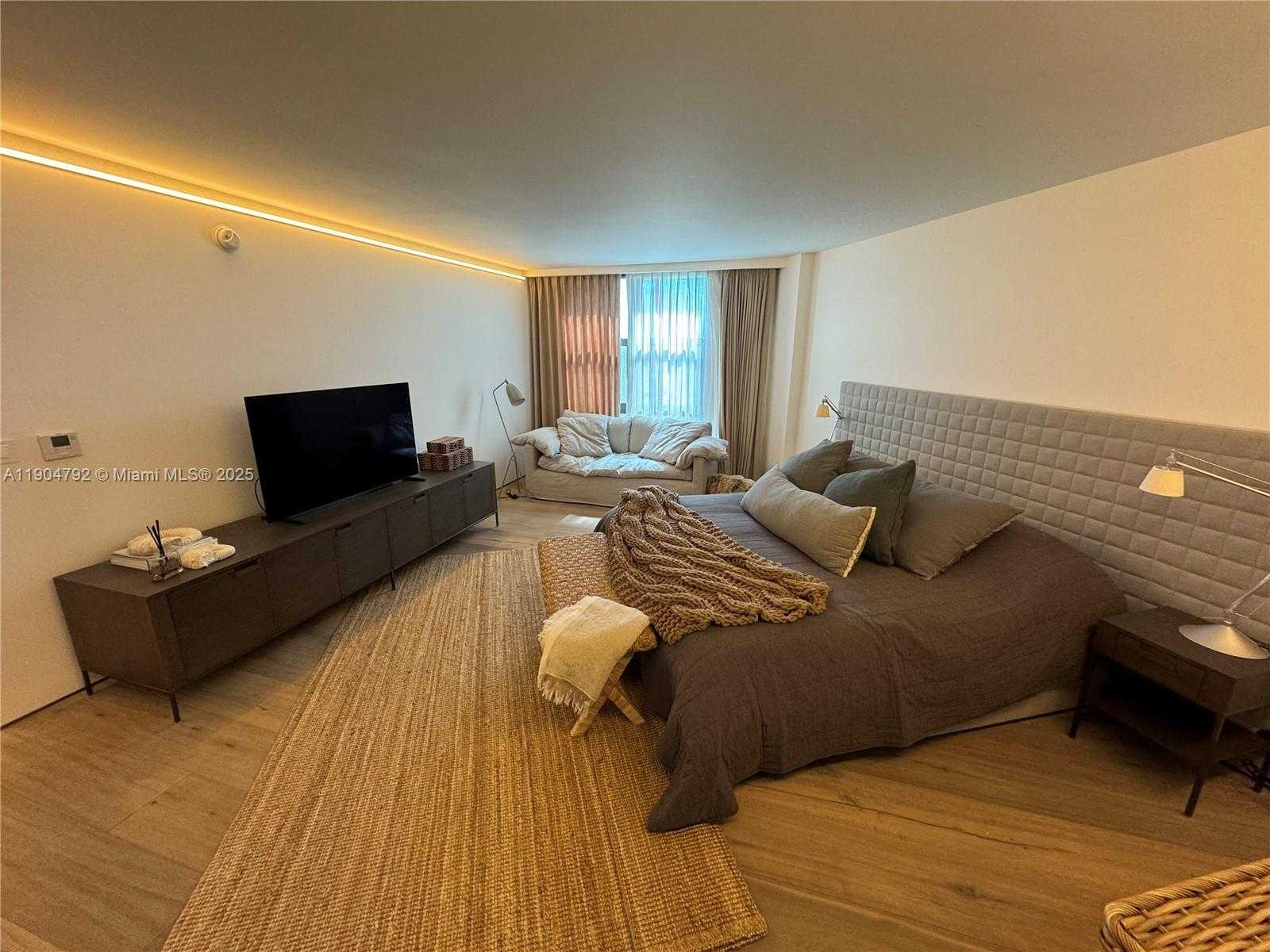 Small Image of 1121 CRANDON BLVD #D608, Key Biscayne Number 13