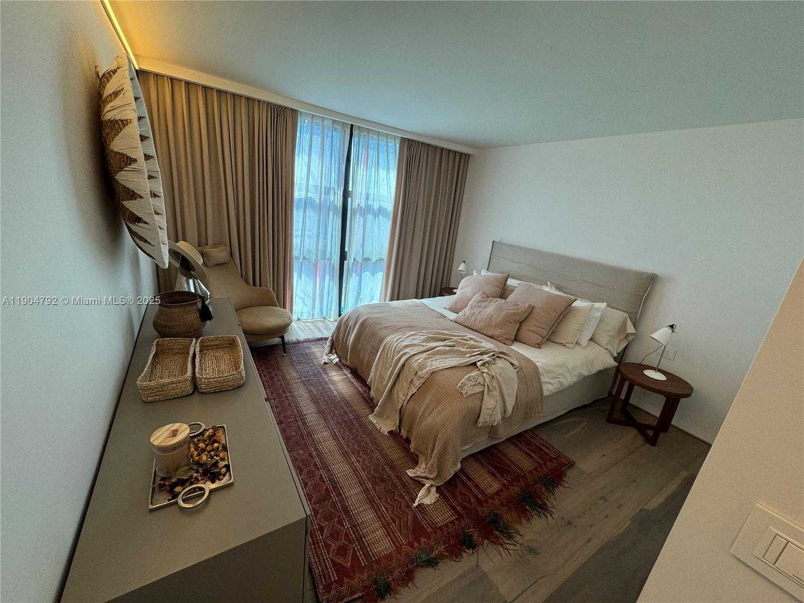 Small Image of 1121 CRANDON BLVD #D608, Key Biscayne Number 16